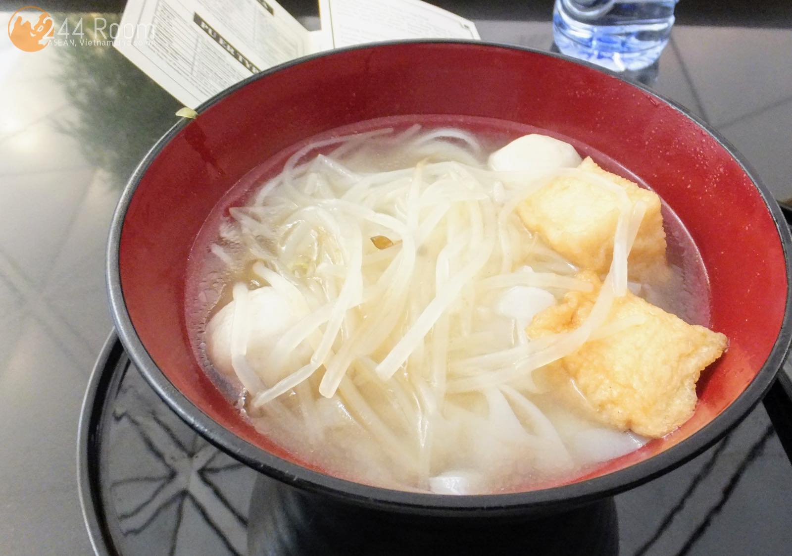 ザヌードルバー魚介肉団子麺　The noodle bar fishball noodle