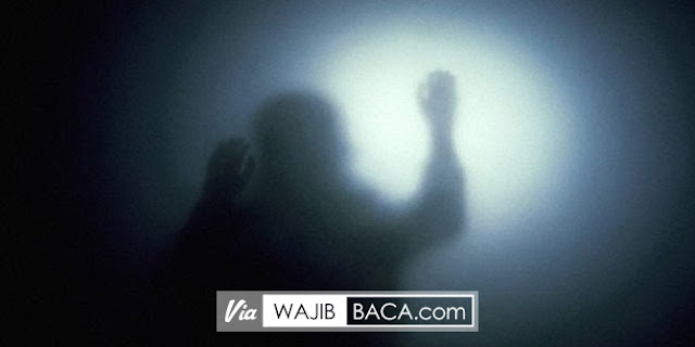 Melihat Hantu? Eits, Jangan Panggil Paranormal Dulu, Segera Pergi Ke Dokter Mata! Melihat Hantu? Eits, Jangan Panggil Paranormal Dulu, Segera Pergi Ke Dokter Mata!