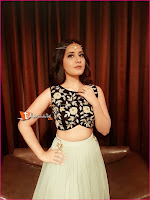 Raashi Khanna Stills-cover-photo