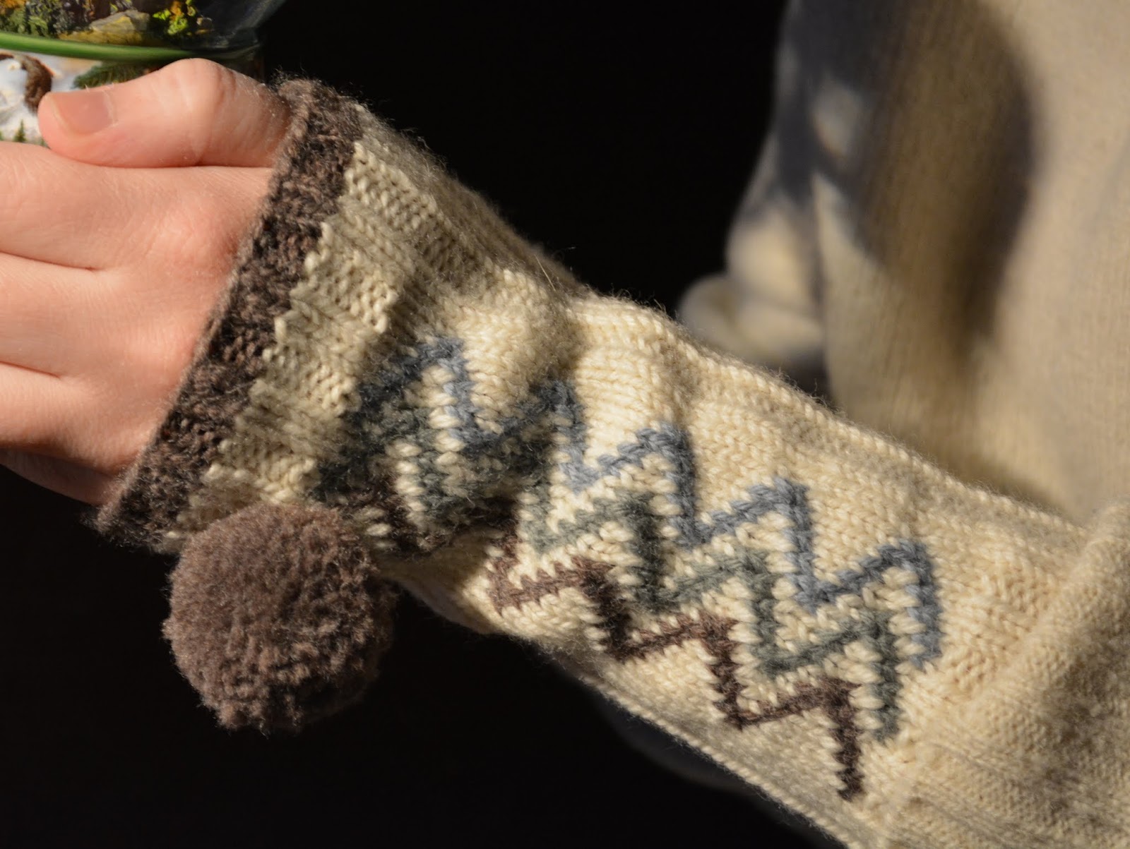 D a n c e s W i t h W o o l Winter forest mittens