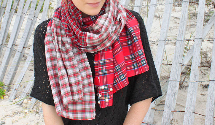 30 Fabulous DIY Scarf Tutorials featured by top US sewing and knitting blog, Flamingo Toes.