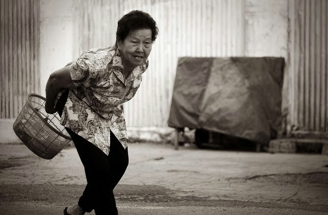 Chinese_hunchback_woman