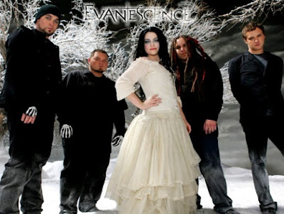 Evanescence Foto de Evanescence en portada de disco