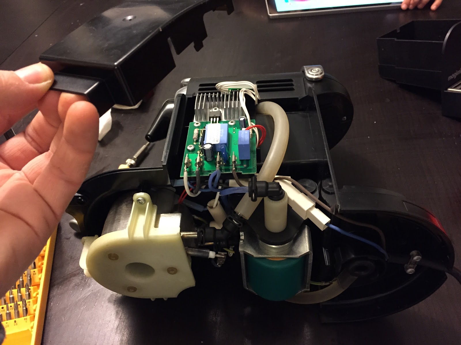 Bidouilles & Réparations Réparation d'une cafetière Nespresso Magimix M100