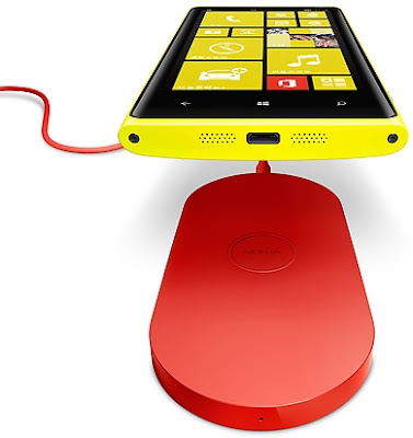 Nokia Lumia 920T - China Mobile, and Nokia Wireless Charging Plate (DT-900)