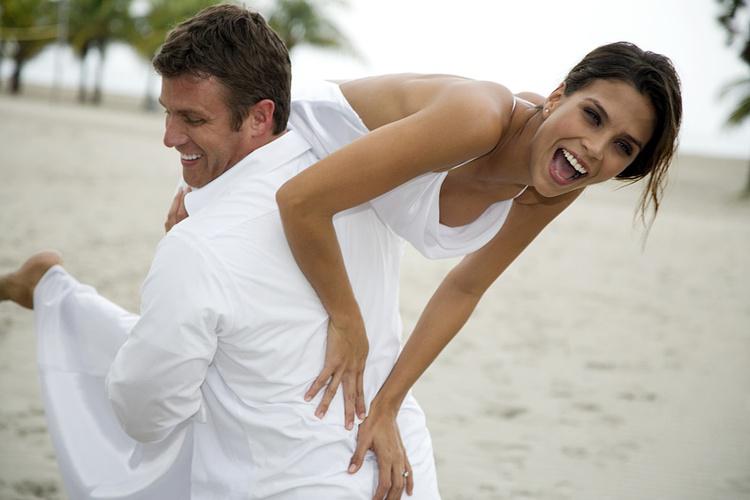 Spray Tanning Tips For Your Wedding Day Long Life Healthy Tan Before Their Wedding Day More And Brides Are Deciding To Spray Tan Get That Perfect Glow