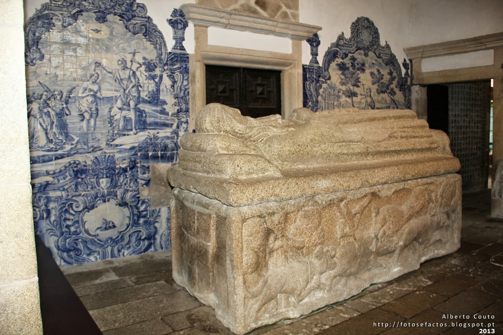 FOTOS e FACTOS Túmulo de D.