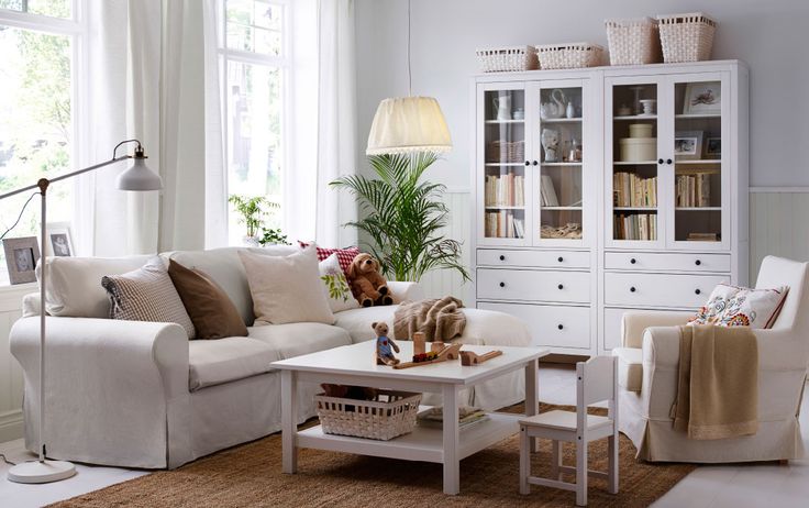 Salón con muebles Hemnes de Ikea