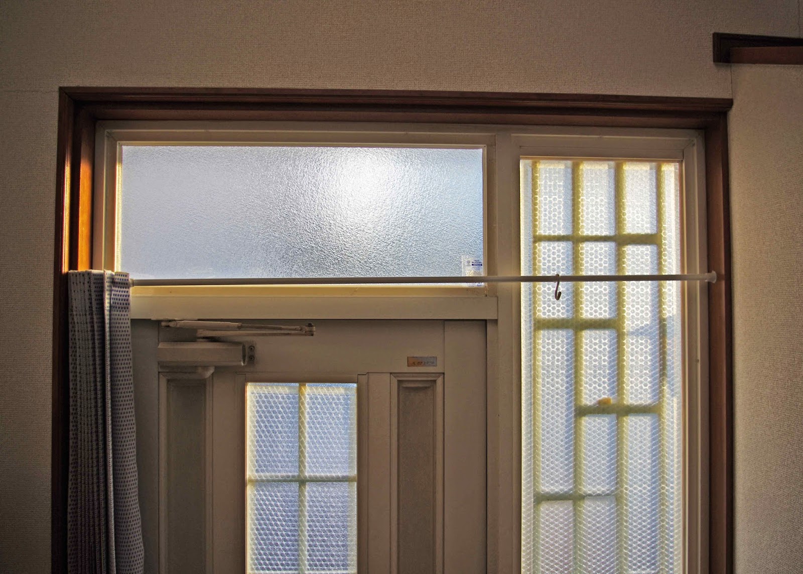 窓の寒さ対策 格安の断熱グッズを取り付けて効果を実際に温度測定してみた