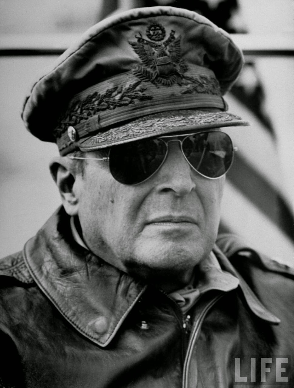 berømmelse Ærlig Moralsk Konted's Make My Day 2: General Douglas MacArthur And His Dimples