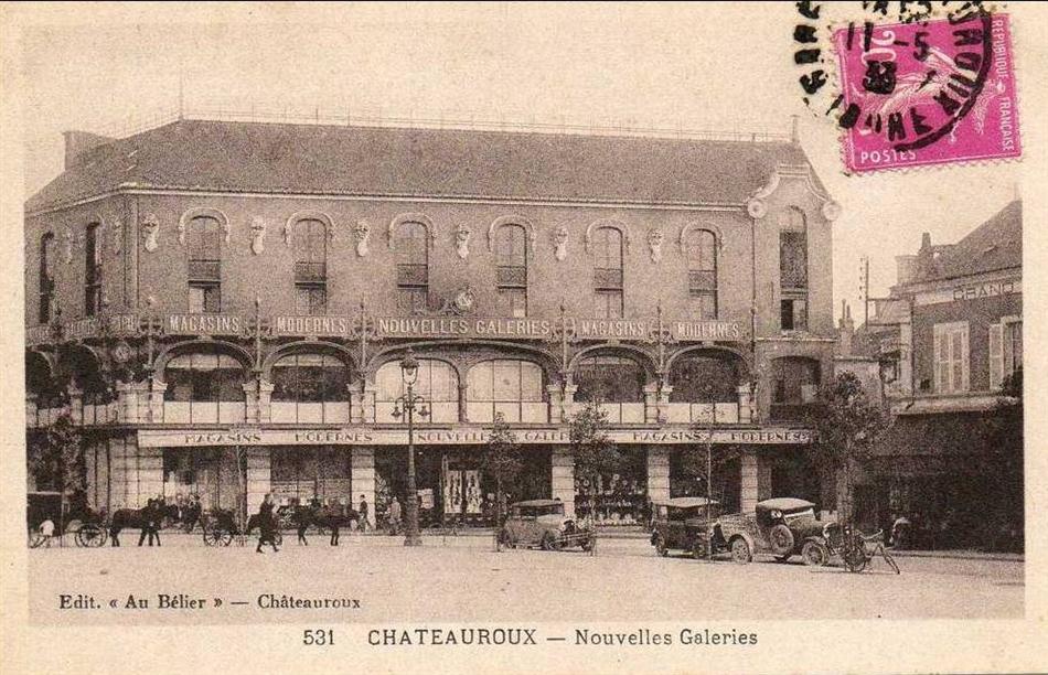 CPA AK Chateauroux Rue Descente de Ville FRANCE (1177047 CPA AK Chateauroux Rue Descente de Ville FRANCE (1177047
