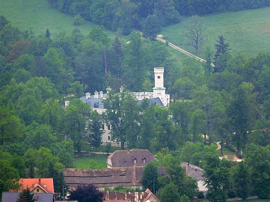 Zamek w Karpnikach. Zamek w Karpnikach.