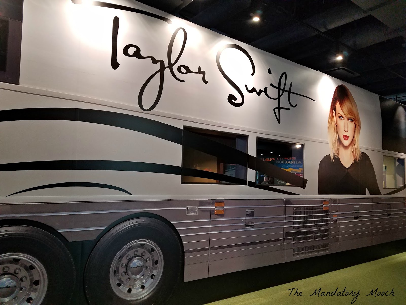 Featured image of post Steps to Prepare Country Music Hall Of Fame Taylor Swift Tour Bus