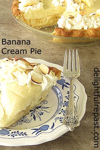 Banana Cream Pie - Pâte Sucrée (a slightly sweet shortcrust pastry) / www.delightfulrepast.com
