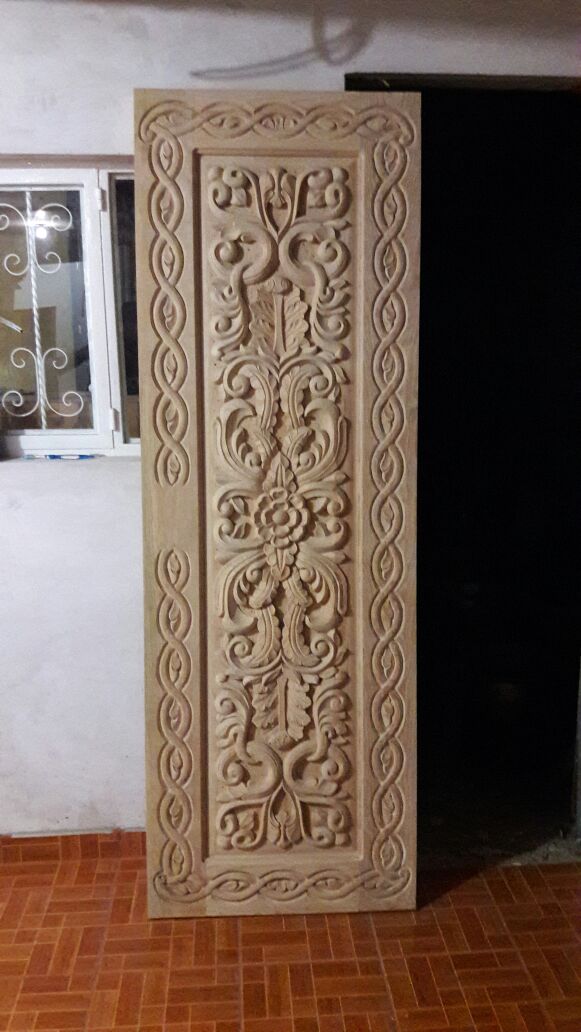 Columnas de Madera Tallada: Columnas de Madera Tallada a Mano y Muebles