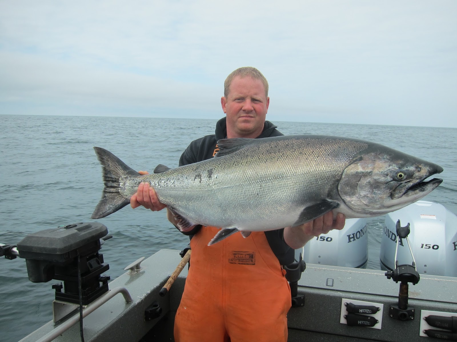 Todds Extreme Fishing Hot king bite at La Push!