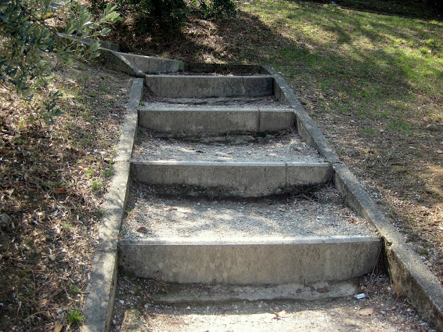 "Lehigh" Stairs in San Gimignano, Italy | Taste As You Go