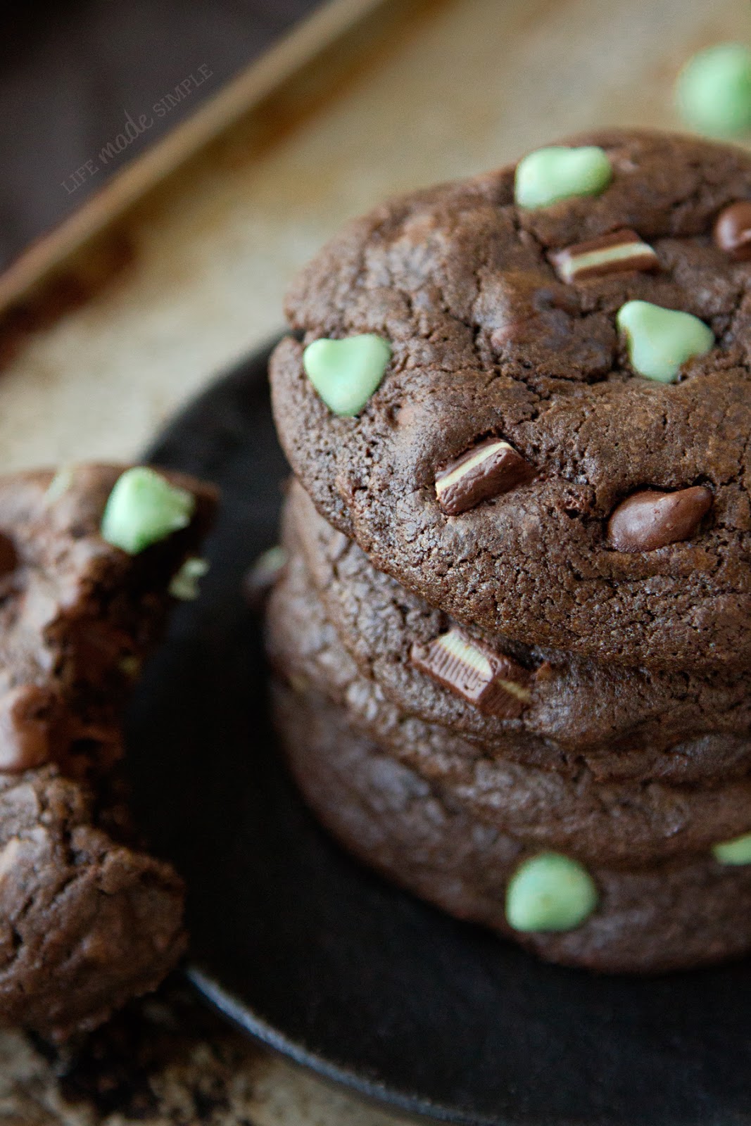 Mint chocolate cookie If you like chocolate and mint together, you are going to LOVE these cookies! They remind me of mint chocolate chip ice cream, but in cookie form.