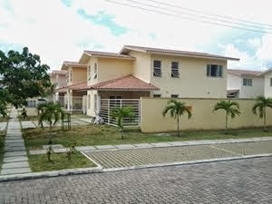 GOLDEN VILLE Cond. Fechado de Casas