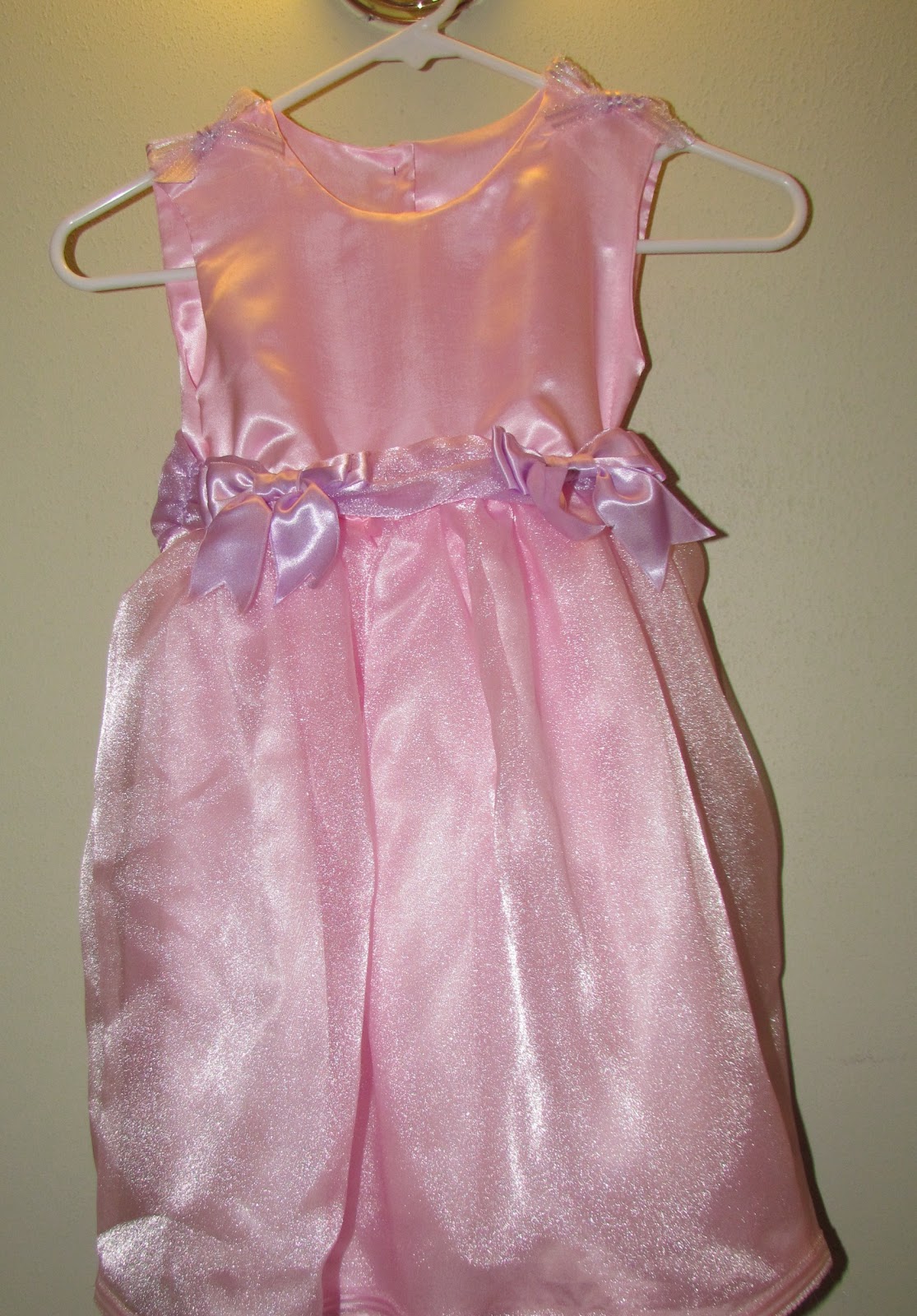 Mom's little place: Easter dress for Emma our little princess/Diva