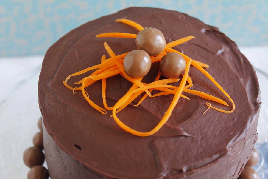 Chocolate zucchini carrot layer cake o Layer cake de chocolate, calabacín y zanahoria