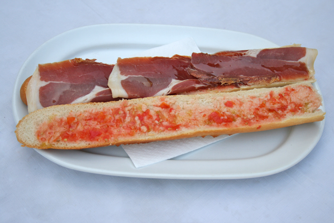 bocadillo-jamon-pais-pan-tomate-pr-111jpg.jpg