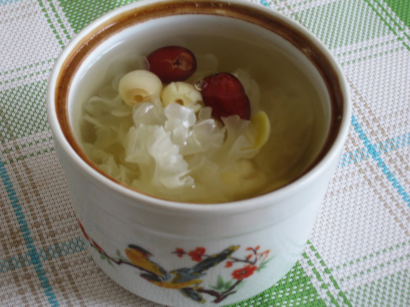 Sumptuous Flavours DoubleBoiled Snow Fungus Dessert 雪耳炖冰糖