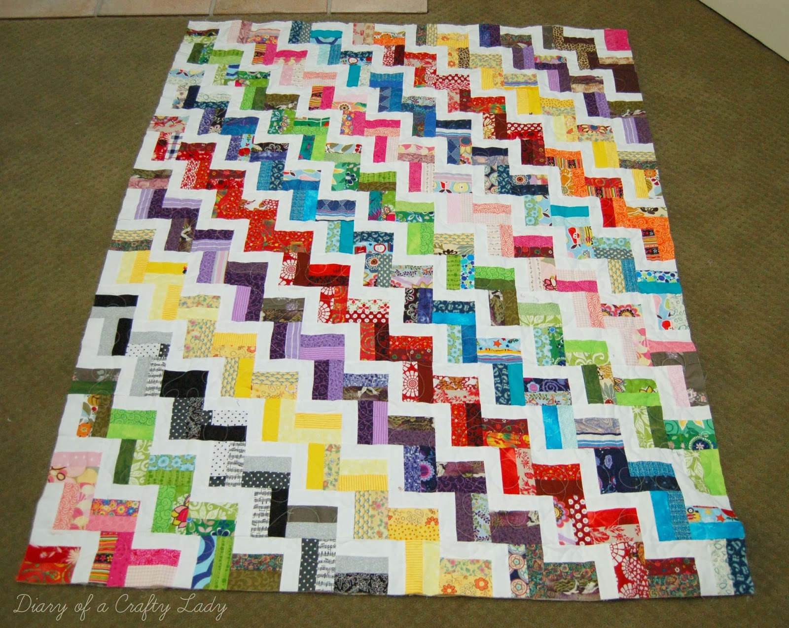 Diary of a Crafty Lady: Finished Zig Zag Scrap Quilt