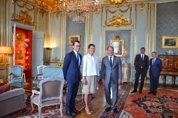 Crown Princess Victoria and Prince Daniel met with Olaf Scholz at the Royal Palace