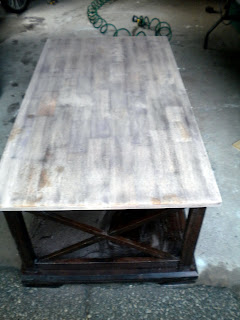 coffee table makeover at JunkinJunky.blogspot.com