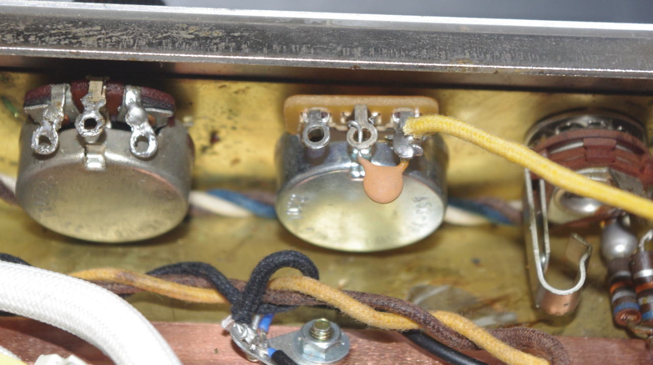 ギターアンプの修理屋さんです by GAMPS Deluxe Reverb 65年製のオーバーホール終了