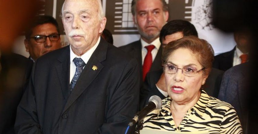 Congresitas presentan moción para interpelar a Ministra Educación Flor Pablo Medina, por el caso de contenidos inapropiados en texto escolares Congresitas presentan moción para interpelar a Ministra Educación Flor Pablo Medina, por el caso de contenidos inapropiados en texto escolares