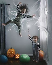09-Halloween-box-Vanessa-Family-Photos-Surreal-Worlds-www-designstack-co