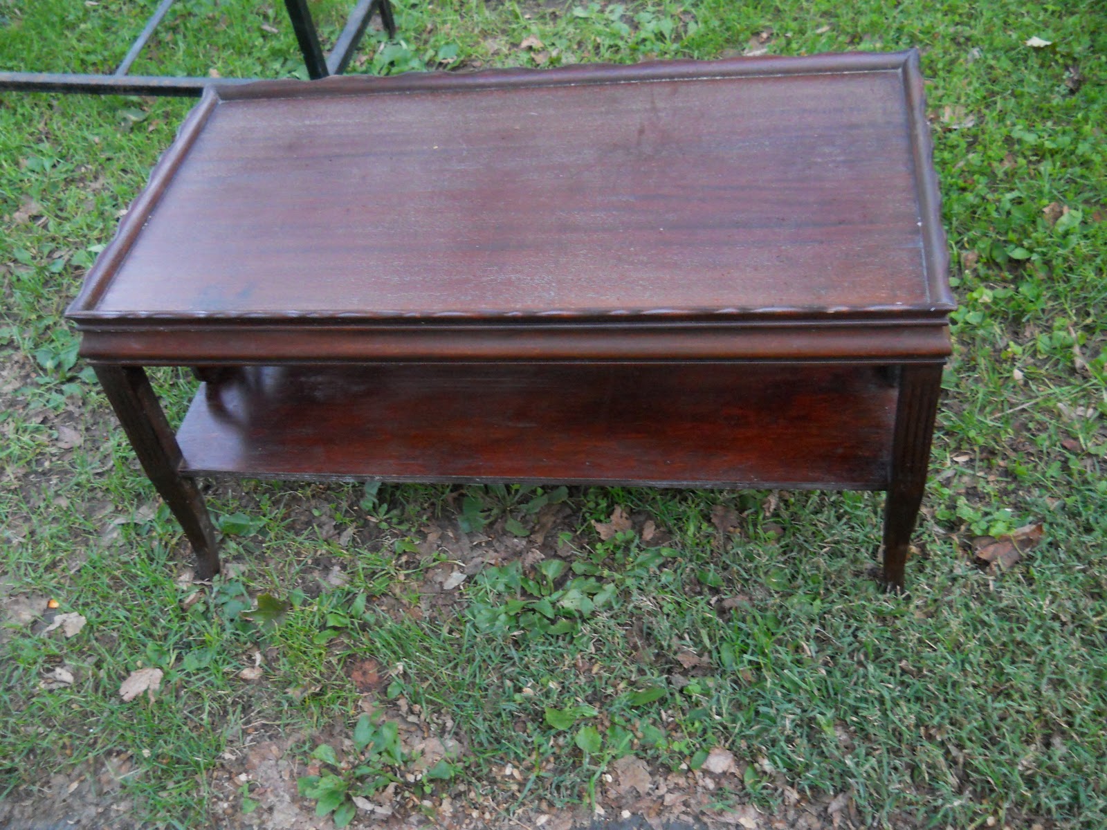 Heir and Space: A sexy coffee table