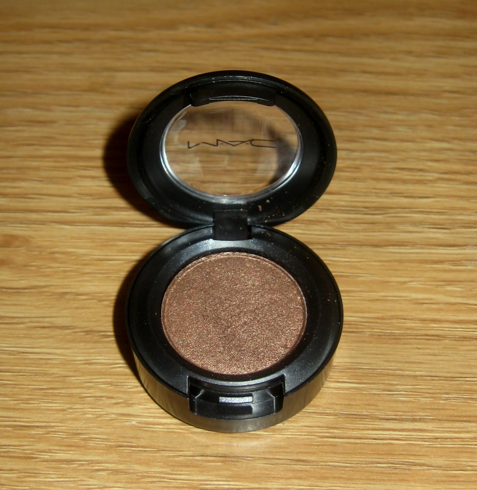 Deep Beauty MAC Bronze Eyeshadow