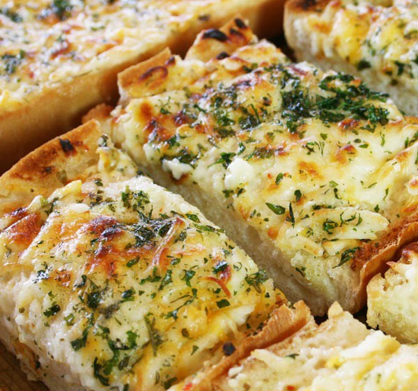 Pão de alho com queijo caseiro - Receitas da Mama