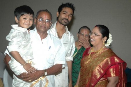 Dhanush Wiki, Movies,affairs, Biodata, Contact-info, Family, News, OMG
