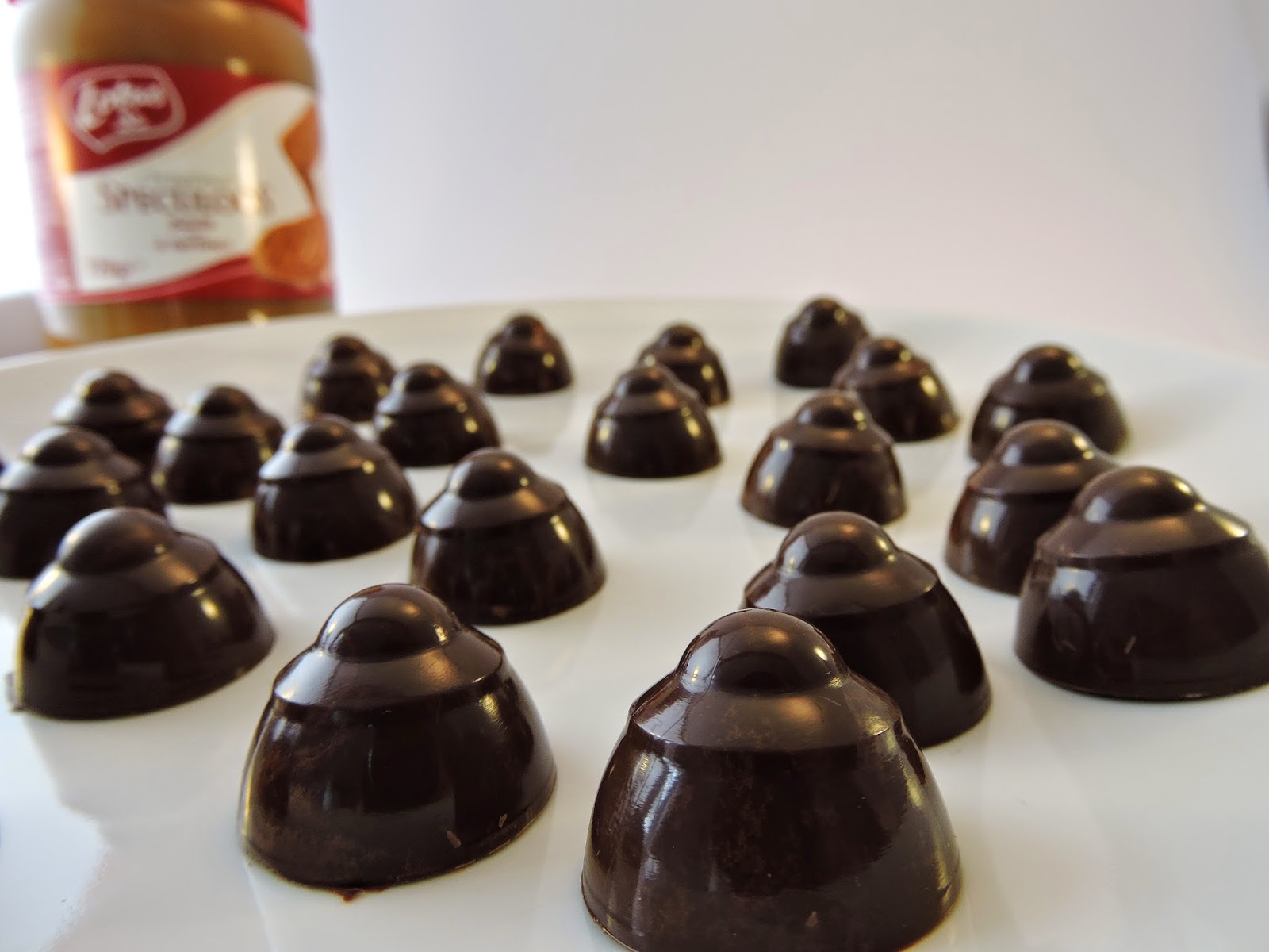Etat de choc: Pralines chocolat noir à la pâte de spéculoos Lotus
