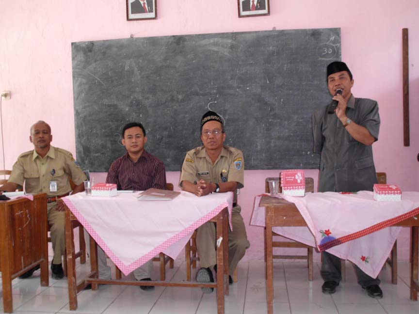 Contoh Teks Pembawa Acara Rapat Dewan Guru