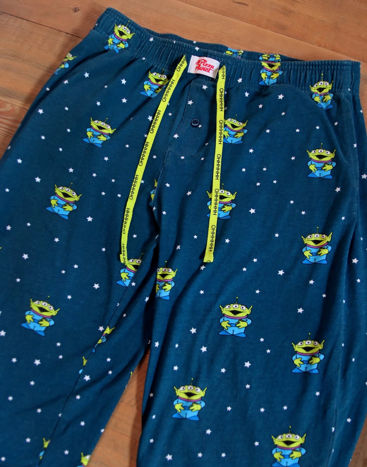 boxlunch toy story alien pizza planet pajamas 