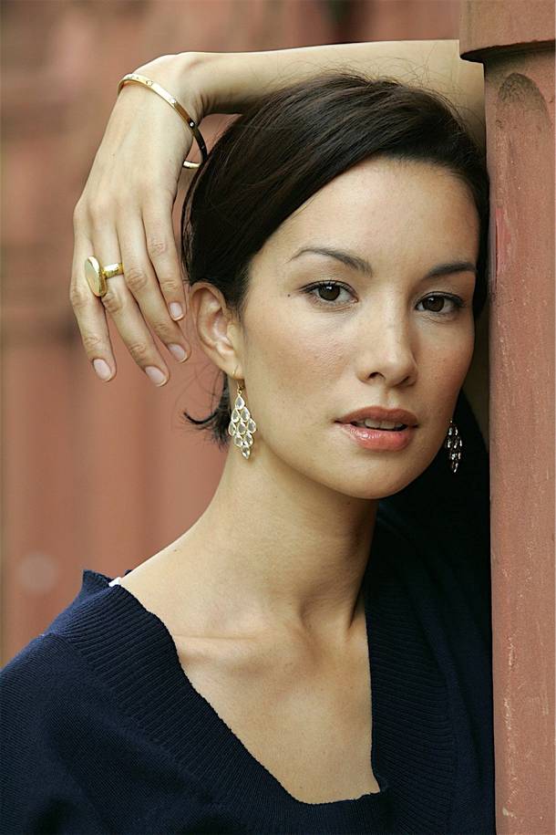TheTideOfBattle: The beautiful Earth Hour Ambassador, Nadya Hutagalang