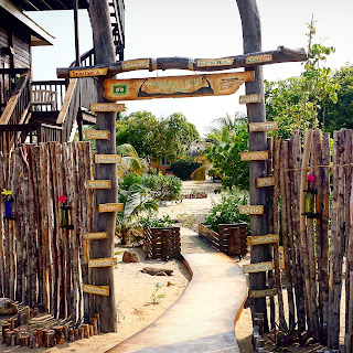 Remax Vip Belize: New welcome entrance