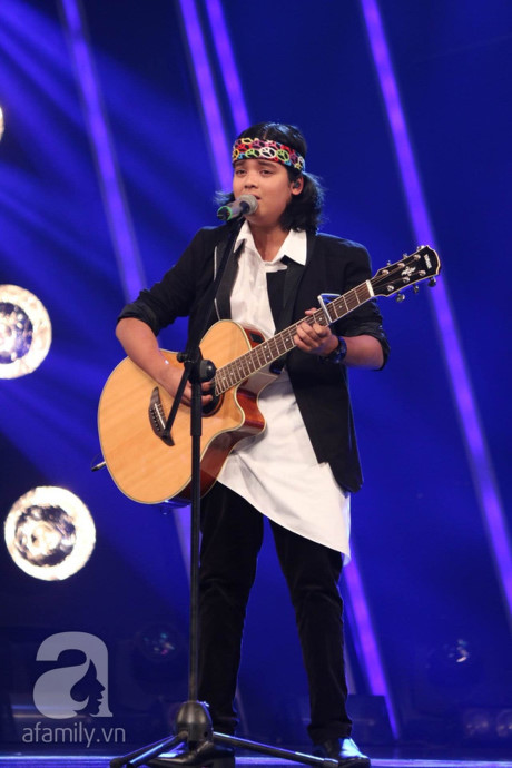 Bat ngo voi su lot xac cua cau be ngheo thi Vietnam Idol Kids - Anh 15