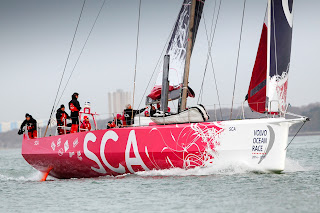 Sam Davies participe aux entrainements de l'équipage féminin de la Volvo Ocean Race sur Team SCA.