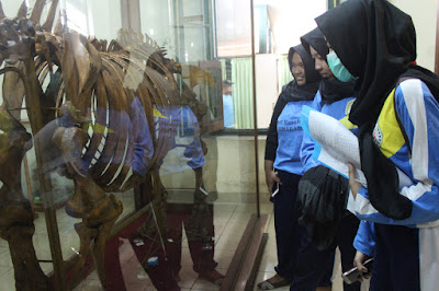 WhatsApp%2BImage%2B2018 07 23%2Bat%2B13.09.09 - Kunjungan Museum SMK Kesehatan Binatama