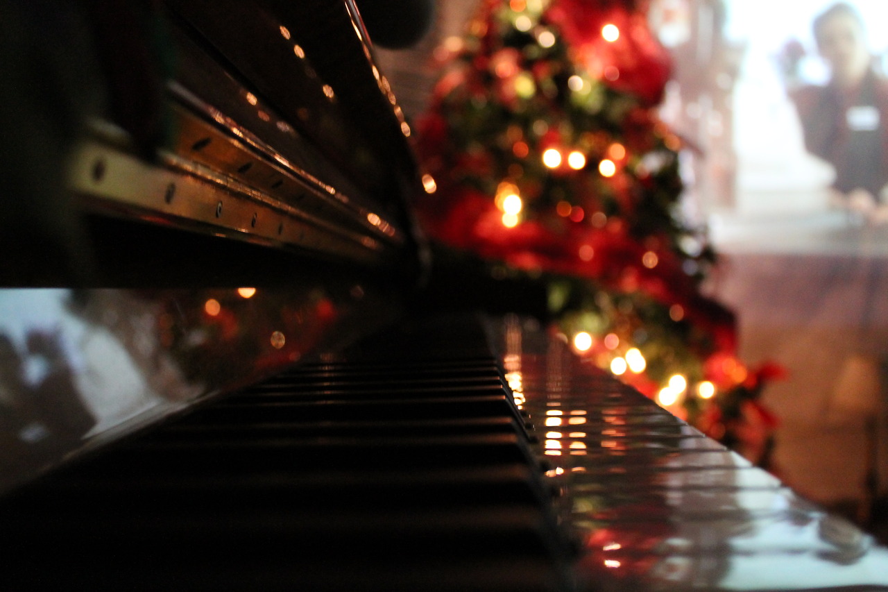 песня дорожку к дому твоему усыпал снег