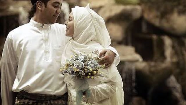 Janganlah Menggunakan Nama Suamimu, Wahai Para Istri Sholehah Janganlah Menggunakan Nama Suamimu, Wahai Para Istri Sholehah