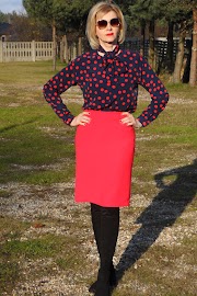 Czerwona spódniczka w duecie z wiązaną bluzką :)