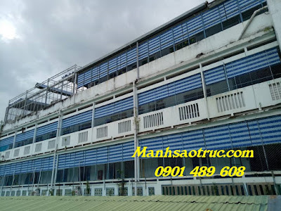 mặt ngoài mành sáo nhựa