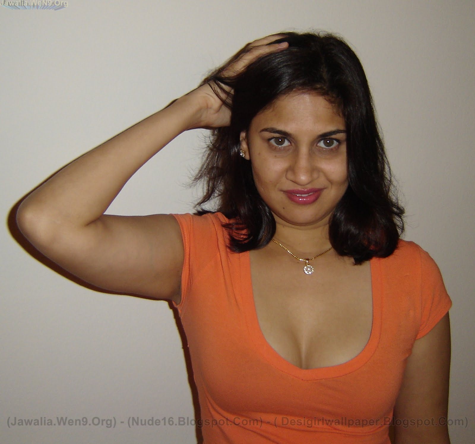 Real desi girls in sexy pose - Indian Hot Girls.
